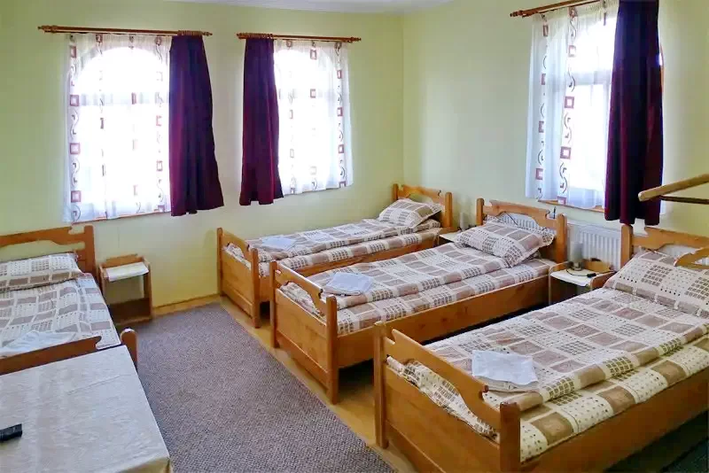Coltău Cazare | Motel (K1003-14) Imaginea poate fi supusă drepturilor de autor. Se recomandă contactarea titularului drepturilor.