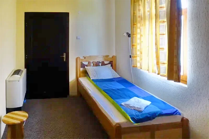 Coltău Cazare | Motel (K1003-15) Imaginea poate fi supusă drepturilor de autor. Se recomandă contactarea titularului drepturilor.