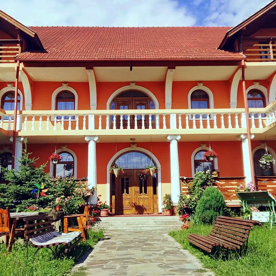 Coltău Cazare | Motel (K1003-16) Imaginea poate fi supusă drepturilor de autor. Se recomandă contactarea titularului drepturilor.