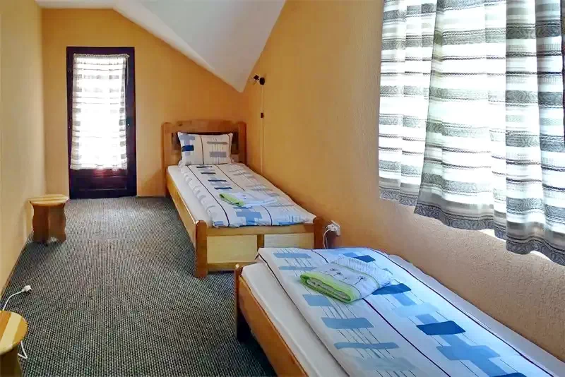 Koltó Szállás | Motel (K1003-22) A kép szerzői jogvédelem alatt állhat. Javasolt a kapcsolatfelvétel a jog tulajdonossal.