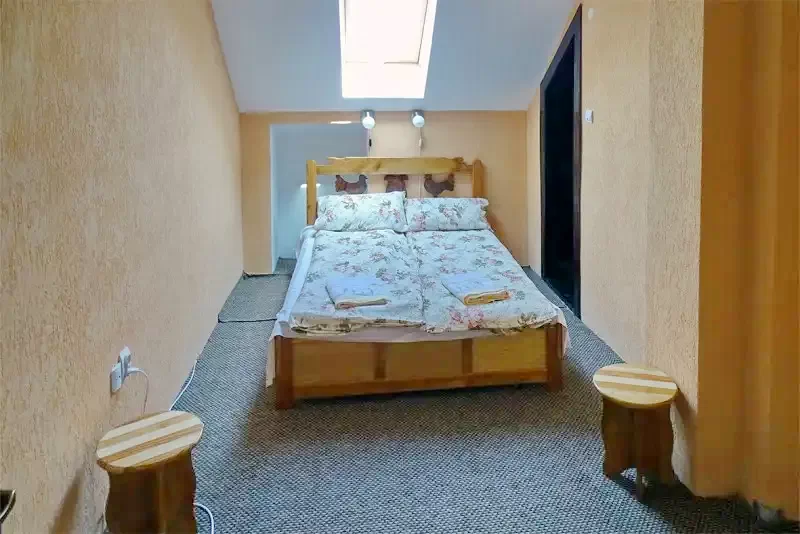 Coltău Cazare | Motel (K1003-23) Imaginea poate fi supusă drepturilor de autor. Se recomandă contactarea titularului drepturilor.