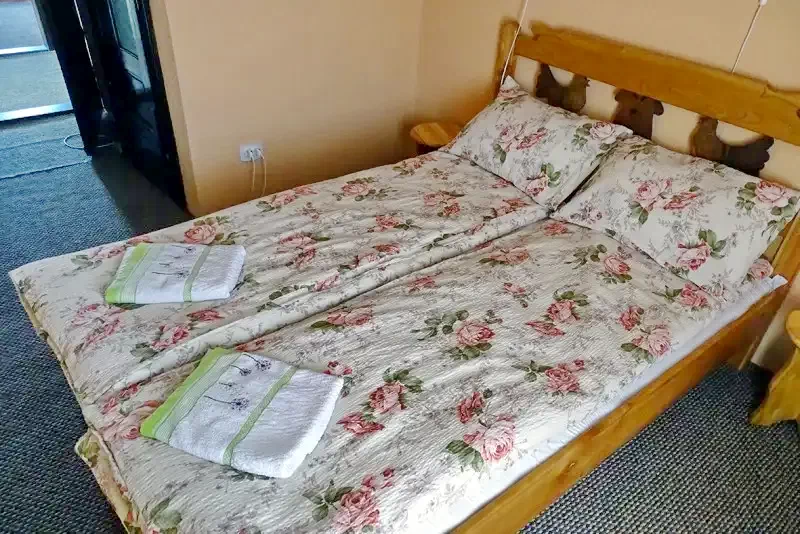 Koltó Szállás | Motel (K1003-26) A kép szerzői jogvédelem alatt állhat. Javasolt a kapcsolatfelvétel a jog tulajdonossal.