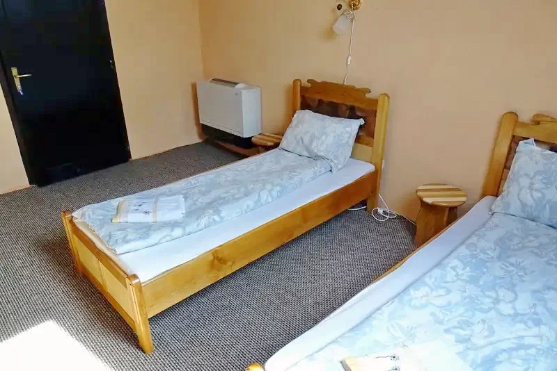 Coltău Cazare | Motel (K1003-28) Imaginea poate fi supusă drepturilor de autor. Se recomandă contactarea titularului drepturilor.