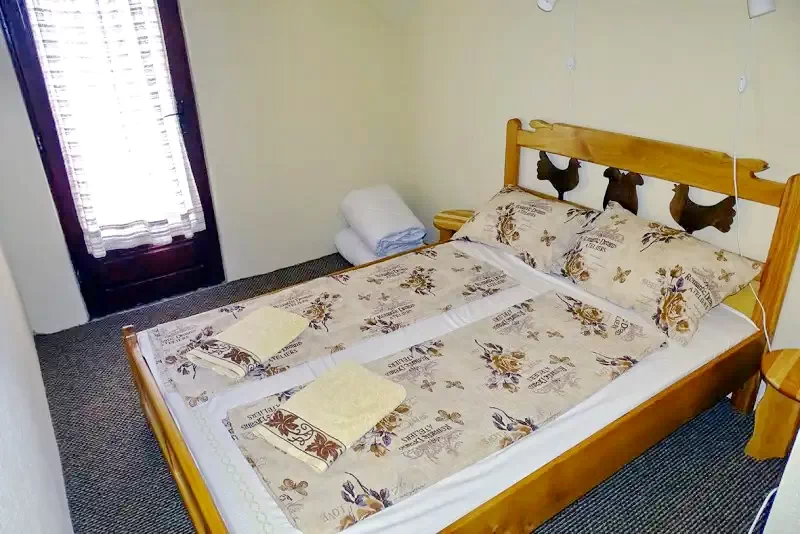 Coltău Cazare | Motel (K1003-29) Imaginea poate fi supusă drepturilor de autor. Se recomandă contactarea titularului drepturilor.