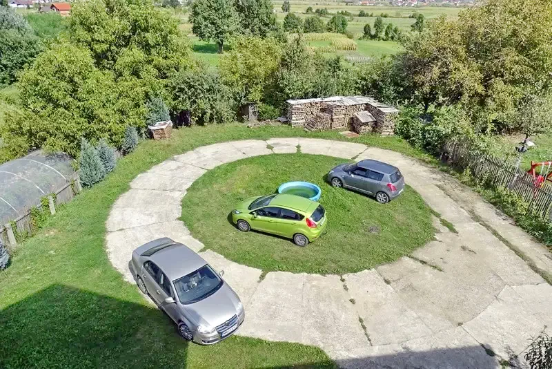 Coltău Cazare | Motel (K1003-37) Imaginea poate fi supusă drepturilor de autor. Se recomandă contactarea titularului drepturilor.