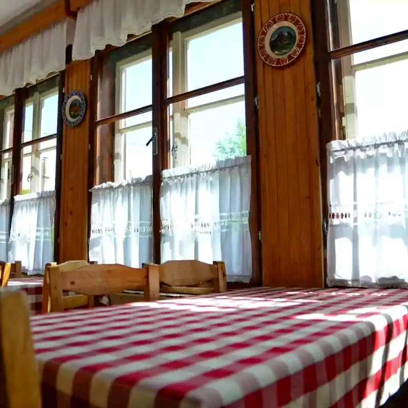 Hargitafürdő Szállás | Motel (K1205-3) A kép szerzői jogvédelem alatt állhat. Javasolt a kapcsolatfelvétel a jog tulajdonossal.