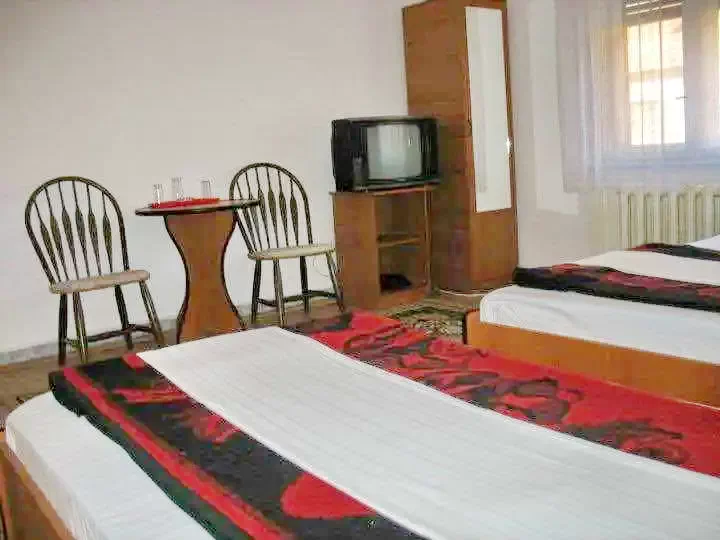 Arad Cazare | Motel (K0941-13) Imaginea poate fi supusă drepturilor de autor. Se recomandă contactarea titularului drepturilor.