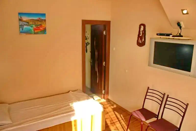 Cristur Cazare | Motel (K0269-30) Imaginea poate fi supusă drepturilor de autor. Se recomandă contactarea titularului drepturilor.