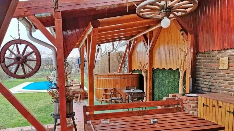 Cristur Cazare | Motel (K0269-43) Imaginea poate fi supusă drepturilor de autor. Se recomandă contactarea titularului drepturilor.