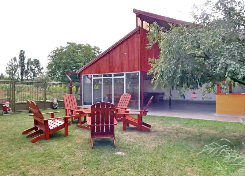 Cristur Cazare | Motel (K0667-20) Imaginea poate fi supusă drepturilor de autor. Se recomandă contactarea titularului drepturilor.