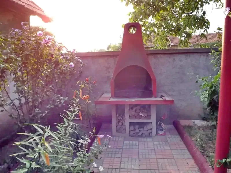 Cristur Cazare | Motel (K0667-34) Imaginea poate fi supusă drepturilor de autor. Se recomandă contactarea titularului drepturilor.