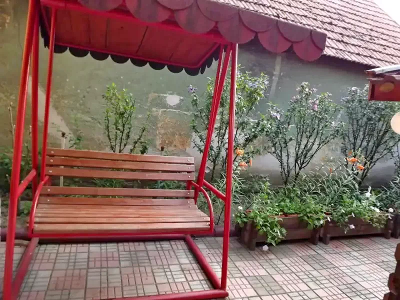 Cristur Cazare | Motel (K0667-35) Imaginea poate fi supusă drepturilor de autor. Se recomandă contactarea titularului drepturilor.