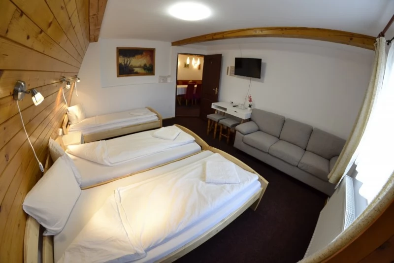 Cristur Cazare | Motel (K1188-3) Imaginea poate fi supusă drepturilor de autor. Se recomandă contactarea titularului drepturilor.