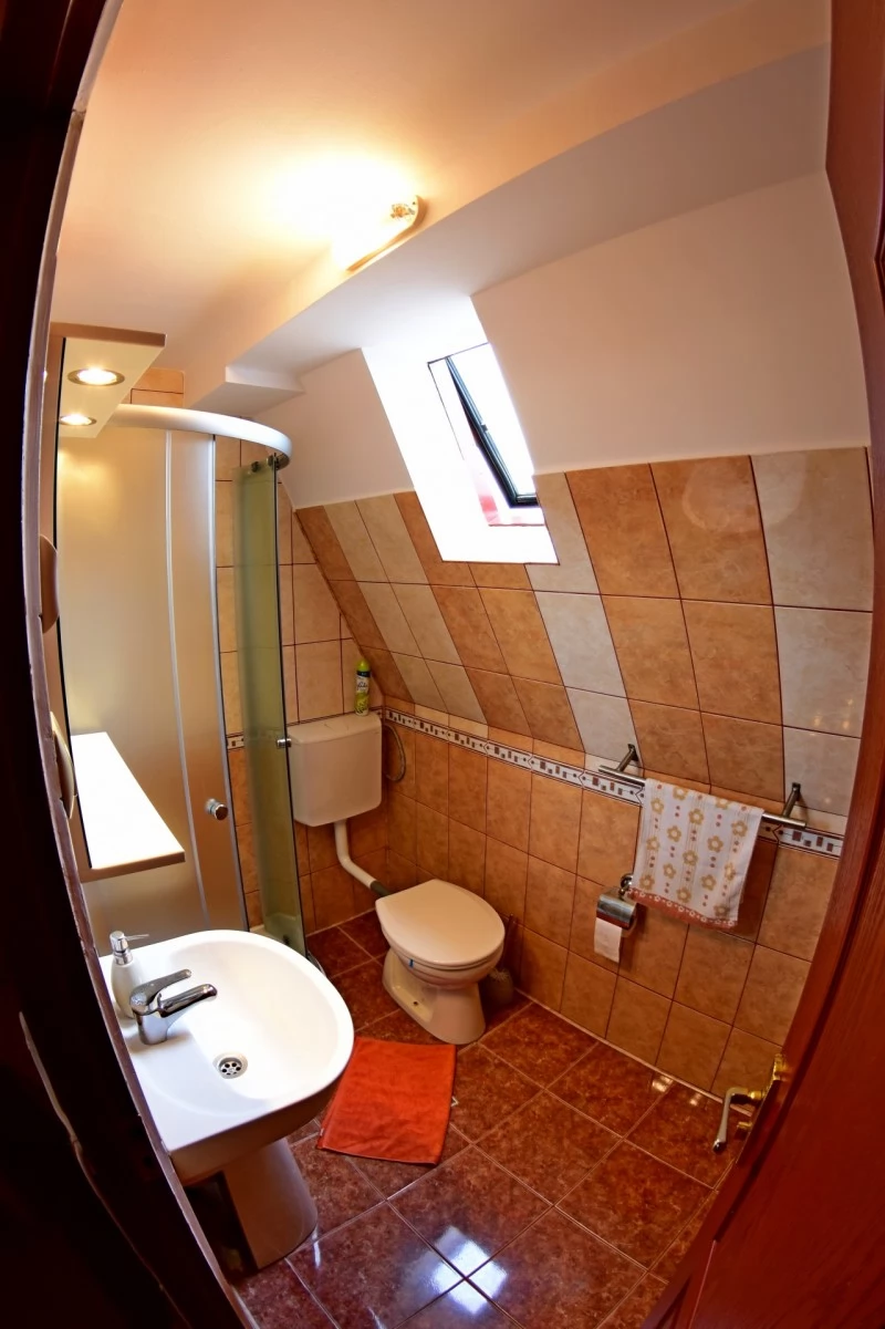 Cristur Cazare | Motel (K1188-4) Imaginea poate fi supusă drepturilor de autor. Se recomandă contactarea titularului drepturilor.