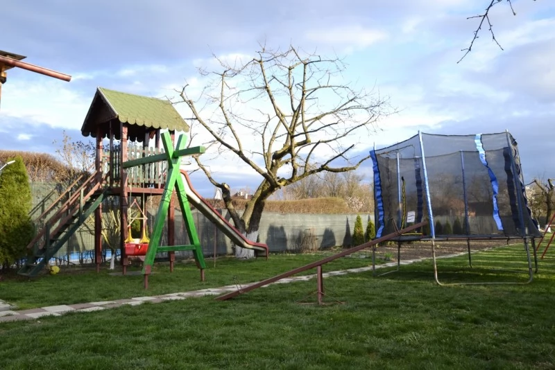 Cristur Cazare | Motel (K1188-13) Imaginea poate fi supusă drepturilor de autor. Se recomandă contactarea titularului drepturilor.