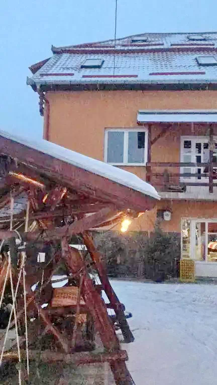 Cazare Ocna de Sus - Pensiunea Engi** | Felsősófalva - Engi Panzió**. Imaginea poate fi supusă drepturilor de autor. Se recomandă contactarea titularului drepturilor.