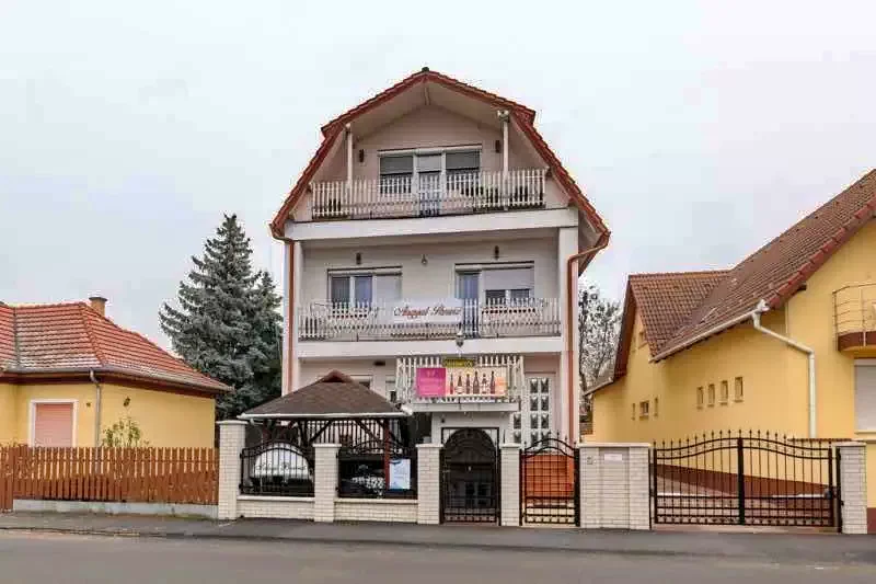 Hajdúszoboszló Cazare | Hotel**** (K1019-13) Imaginea poate fi supusă drepturilor de autor. Se recomandă contactarea titularului drepturilor.