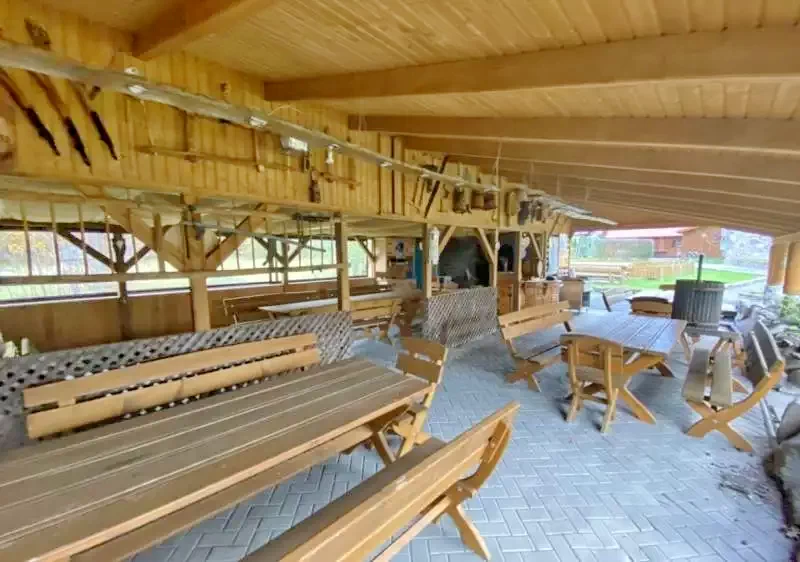 Izvoare Cazare | Motel (K0391-8) Imaginea poate fi supusă drepturilor de autor. Se recomandă contactarea titularului drepturilor.