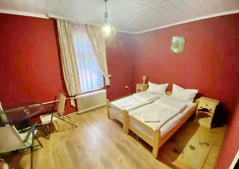 Izvoare Cazare | Motel (K0391-13) Imaginea poate fi supusă drepturilor de autor. Se recomandă contactarea titularului drepturilor.