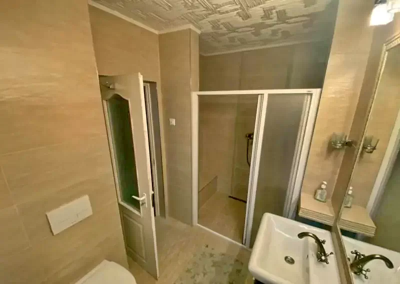 Izvoare Cazare | Motel (K0391-15) Imaginea poate fi supusă drepturilor de autor. Se recomandă contactarea titularului drepturilor.