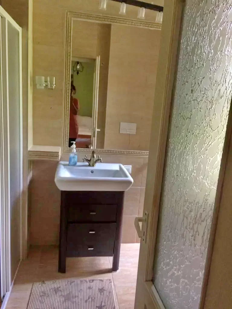 Ivó Szállás | Motel (K0391-25) A kép szerzői jogvédelem alatt állhat. Javasolt a kapcsolatfelvétel a jog tulajdonossal.