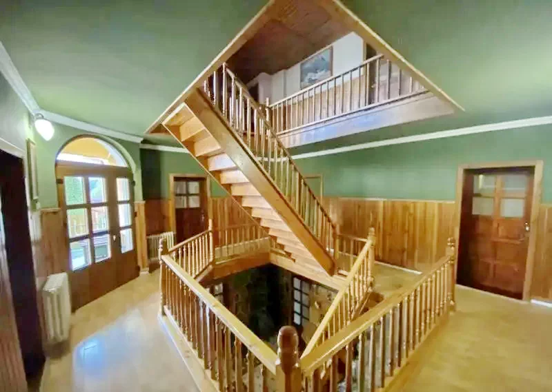 Izvoare Cazare | Motel (K0391-33) Imaginea poate fi supusă drepturilor de autor. Se recomandă contactarea titularului drepturilor.