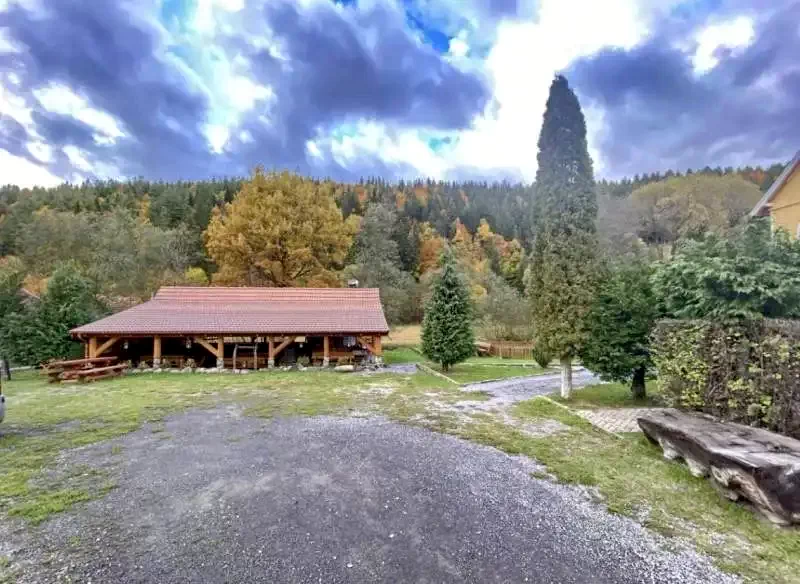 Ivó Szállás | Motel (K0391-41) A kép szerzői jogvédelem alatt állhat. Javasolt a kapcsolatfelvétel a jog tulajdonossal.