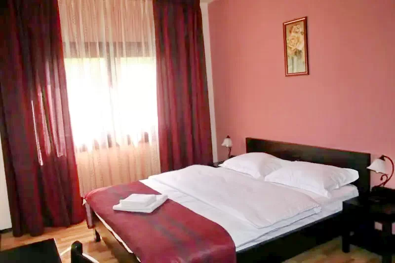 Covasna Cazare | Motel (K0445-8) Imaginea poate fi supusă drepturilor de autor. Se recomandă contactarea titularului drepturilor.