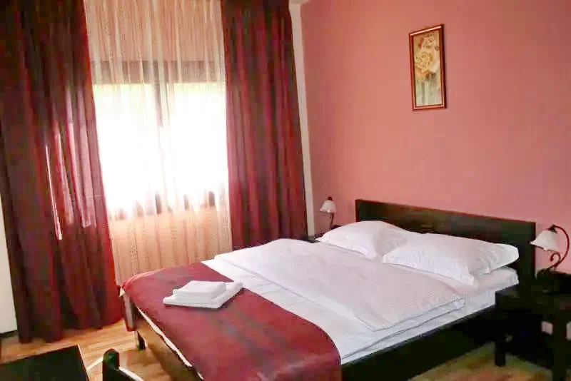 Covasna Cazare | Motel (K0445-15) Imaginea poate fi supusă drepturilor de autor. Se recomandă contactarea titularului drepturilor.