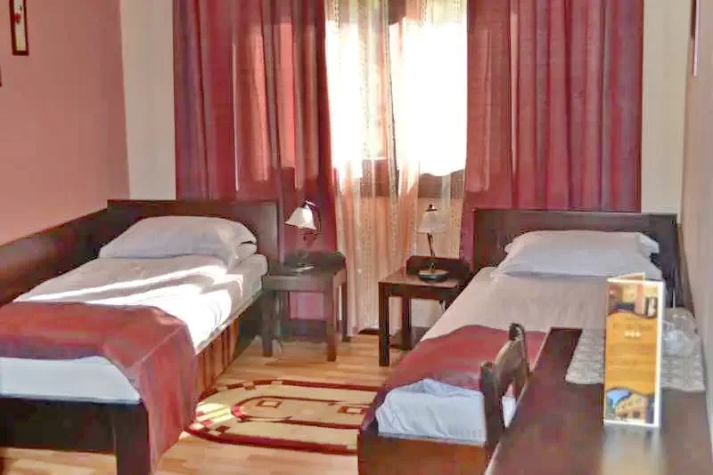 Kovászna Szállás | Motel (K0445-21) A kép szerzői jogvédelem alatt állhat. Javasolt a kapcsolatfelvétel a jog tulajdonossal.