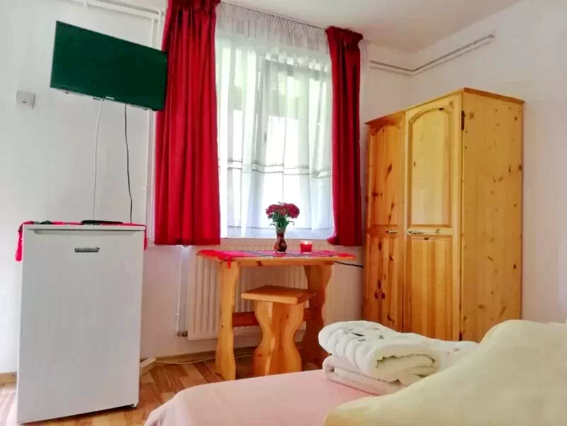 Lacu Roșu Cazare | Motel (K1268-15) Imaginea poate fi supusă drepturilor de autor. Se recomandă contactarea titularului drepturilor.