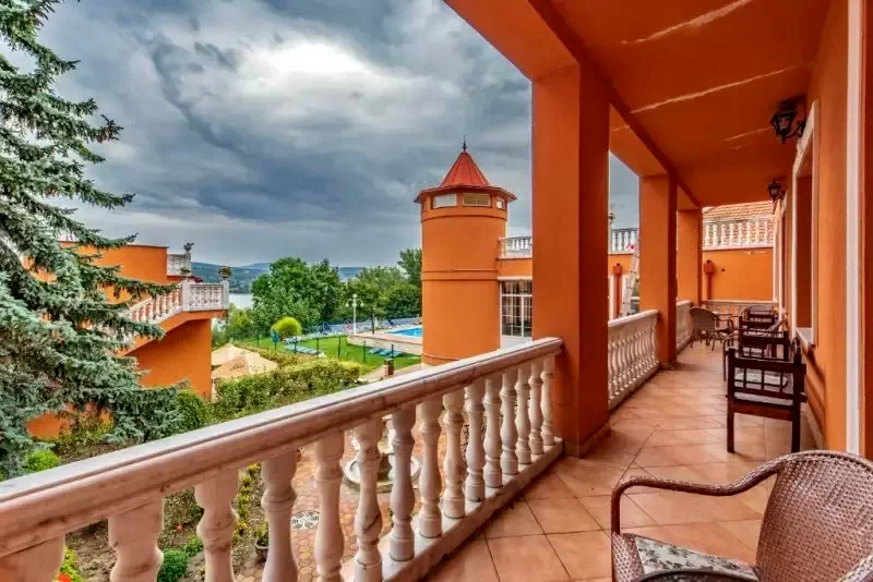 Esztergom Cazare | Pensiune turistică (K0758-28) Imaginea poate fi supusă drepturilor de autor. Se recomandă contactarea titularului drepturilor.