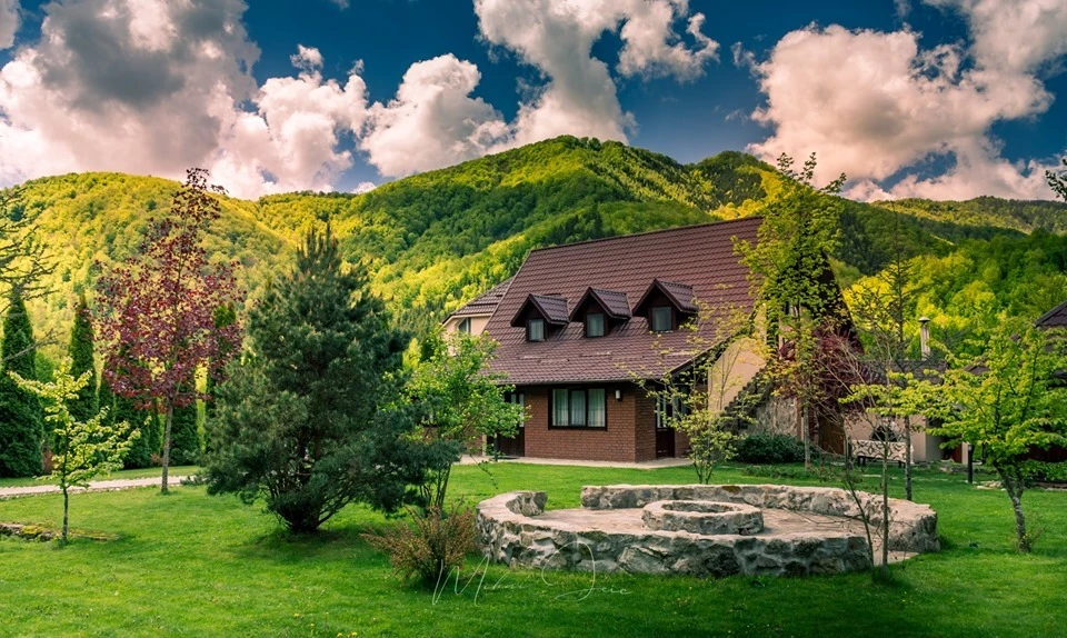 Pietroasa Cazare | Cabană (K1519-77) Imaginea poate fi supusă drepturilor de autor. Se recomandă contactarea titularului drepturilor.