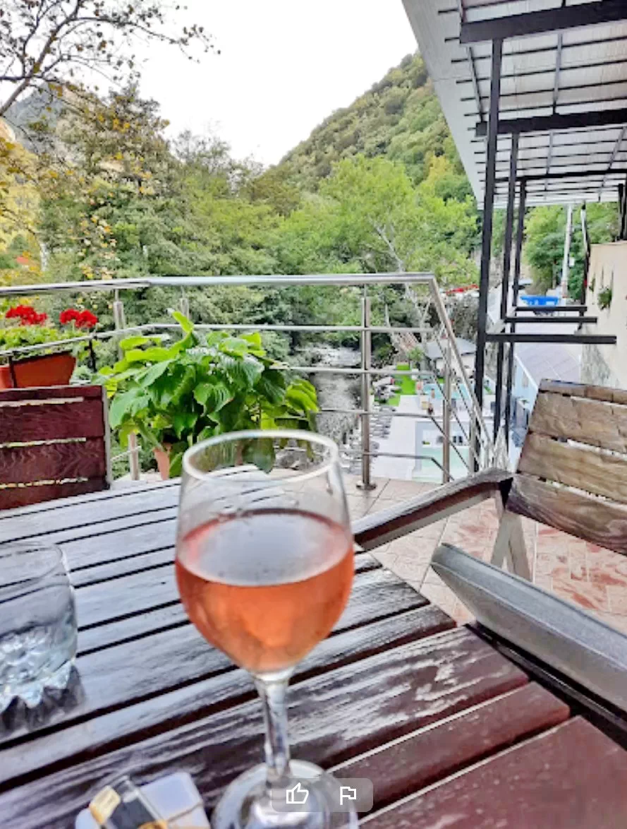 Băile Herculane Cazare | Motel (K0831-23) Imaginea poate fi supusă drepturilor de autor. Se recomandă contactarea titularului drepturilor.