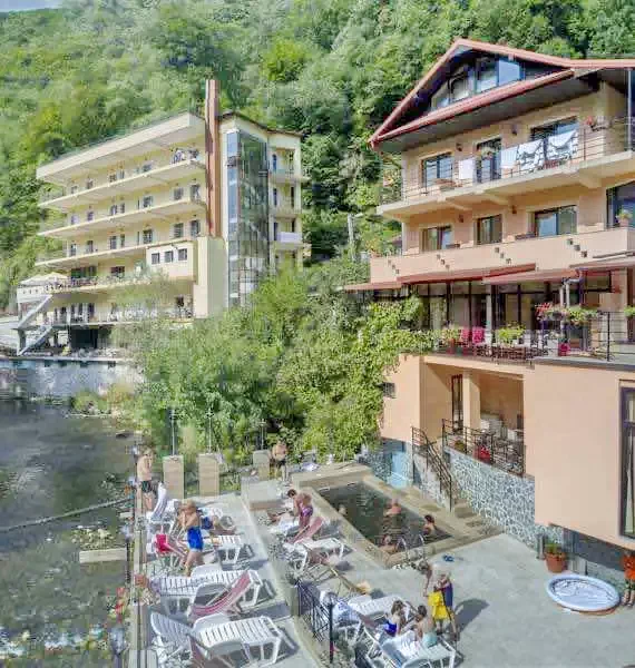 Băile Herculane Cazare | Motel (K0831-36) Imaginea poate fi supusă drepturilor de autor. Se recomandă contactarea titularului drepturilor.