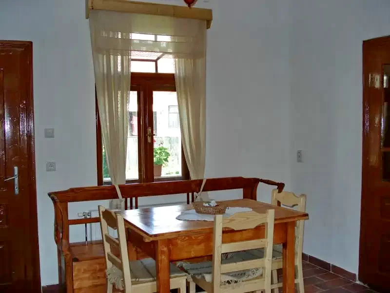 Nădejdea Cazare | Motel (K0546-17) Imaginea poate fi supusă drepturilor de autor. Se recomandă contactarea titularului drepturilor.