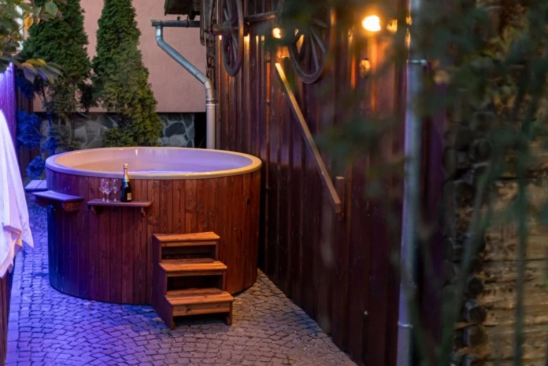 Bisericani Cazare | Hotel**** (K1501-1) Imaginea poate fi supusă drepturilor de autor. Se recomandă contactarea titularului drepturilor.