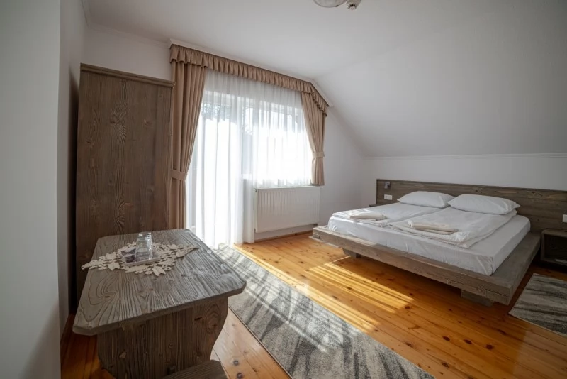 Bisericani Cazare | Hotel**** (K1501-10) Imaginea poate fi supusă drepturilor de autor. Se recomandă contactarea titularului drepturilor.