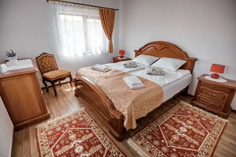 Sic Cazare | Motel (K1379-24) Imaginea poate fi supusă drepturilor de autor. Se recomandă contactarea titularului drepturilor.