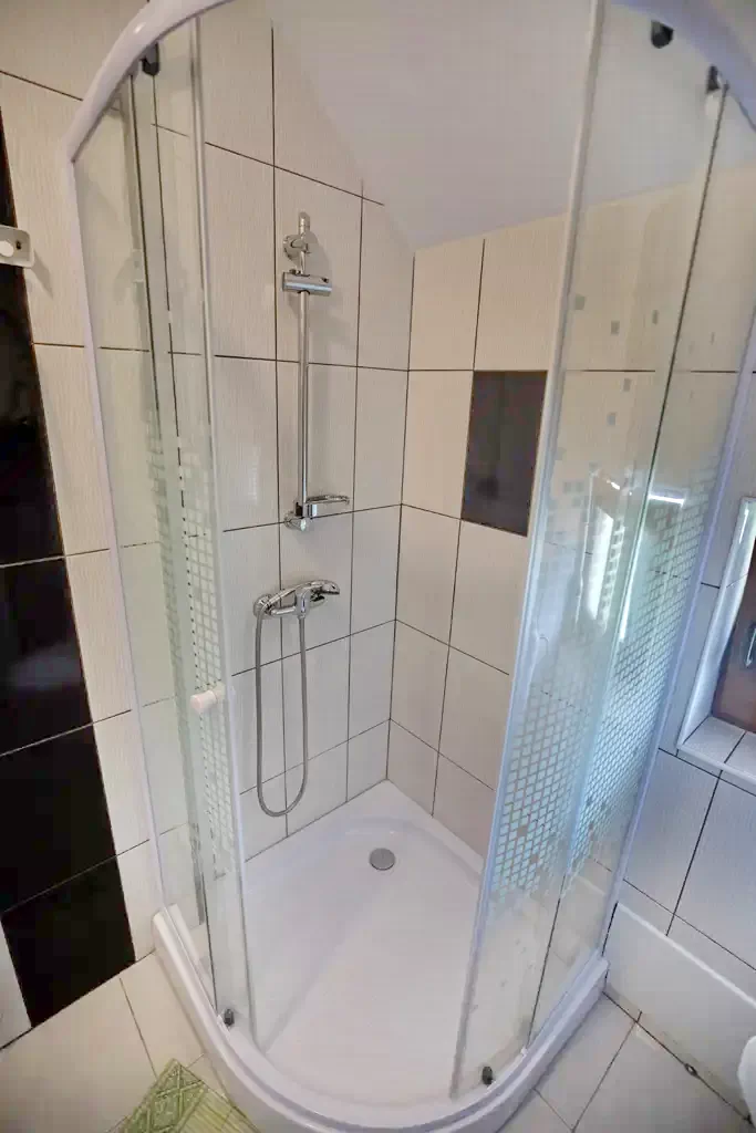 Szék Szállás | Motel (K1379-31) A kép szerzői jogvédelem alatt állhat. Javasolt a kapcsolatfelvétel a jog tulajdonossal.