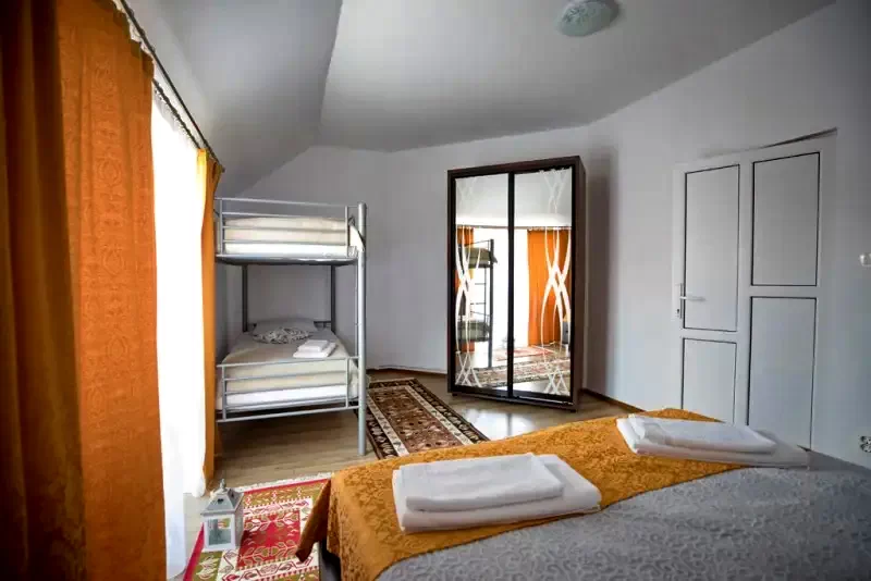 Sic Cazare | Motel (K1379-32) Imaginea poate fi supusă drepturilor de autor. Se recomandă contactarea titularului drepturilor.