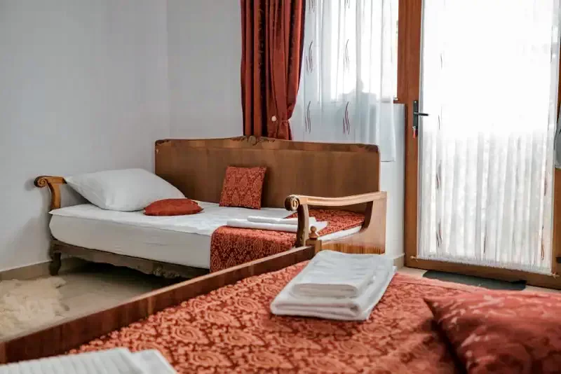 Sic Cazare | Motel (K1379-38) Imaginea poate fi supusă drepturilor de autor. Se recomandă contactarea titularului drepturilor.