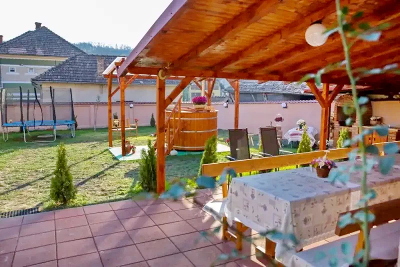 Szék Szállás | Panzió (K1379-45) A kép szerzői jogvédelem alatt állhat. Javasolt a kapcsolatfelvétel a jog tulajdonossal. Szék Szállás | Panzió (K1379-45) A kép szerzői jogvédelem alatt állhat. Javasolt a kapcsolatfelvétel a jog tulajdonossal.