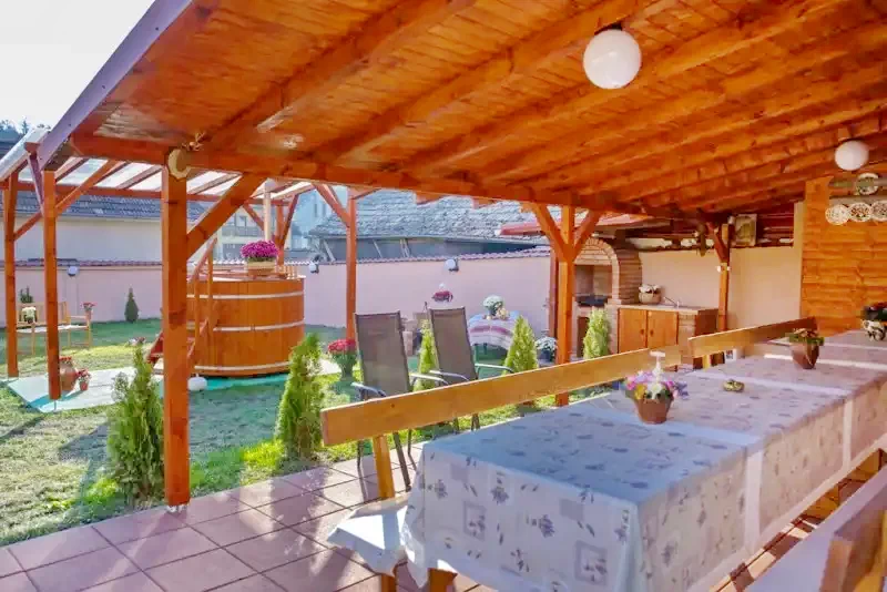 Szék Szállás | Motel (K1379-48) A kép szerzői jogvédelem alatt állhat. Javasolt a kapcsolatfelvétel a jog tulajdonossal.