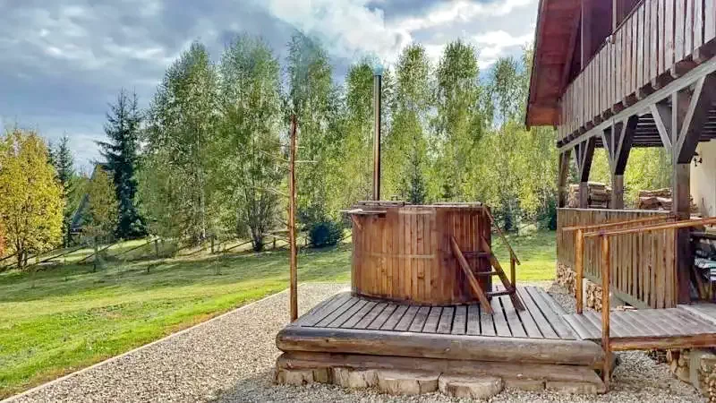 Hargitafürdő Szállás | Üdülőfalu (K1209-1) A kép szerzői jogvédelem alatt állhat. Javasolt a kapcsolatfelvétel a jog tulajdonossal.