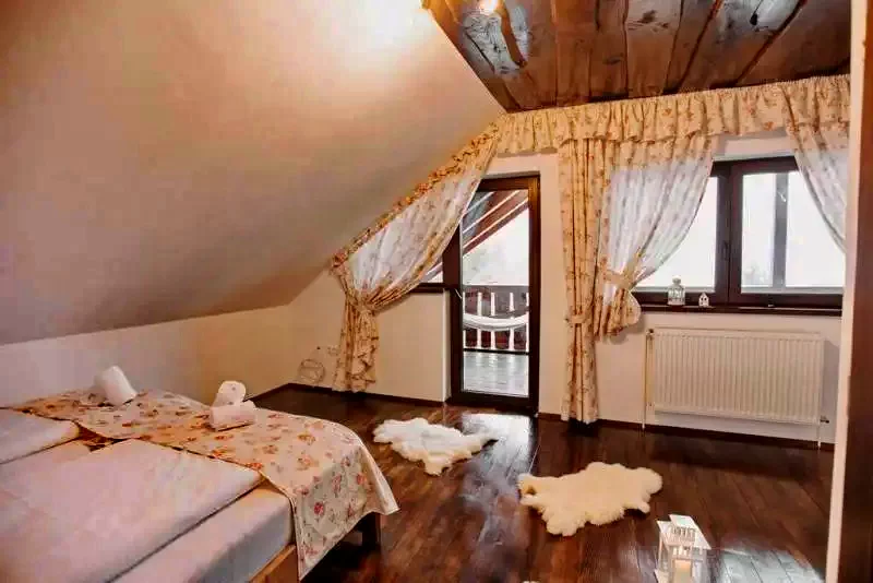 Harghita-Băi Cazare | Sat de vacanță (K1209-14) Imaginea poate fi supusă drepturilor de autor. Se recomandă contactarea titularului drepturilor.