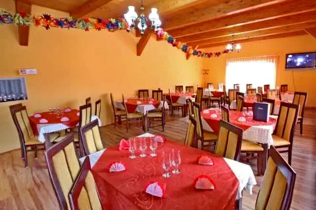 Băile Herculane Cazare | Motel (K0890-2) Imaginea poate fi supusă drepturilor de autor. Se recomandă contactarea titularului drepturilor.