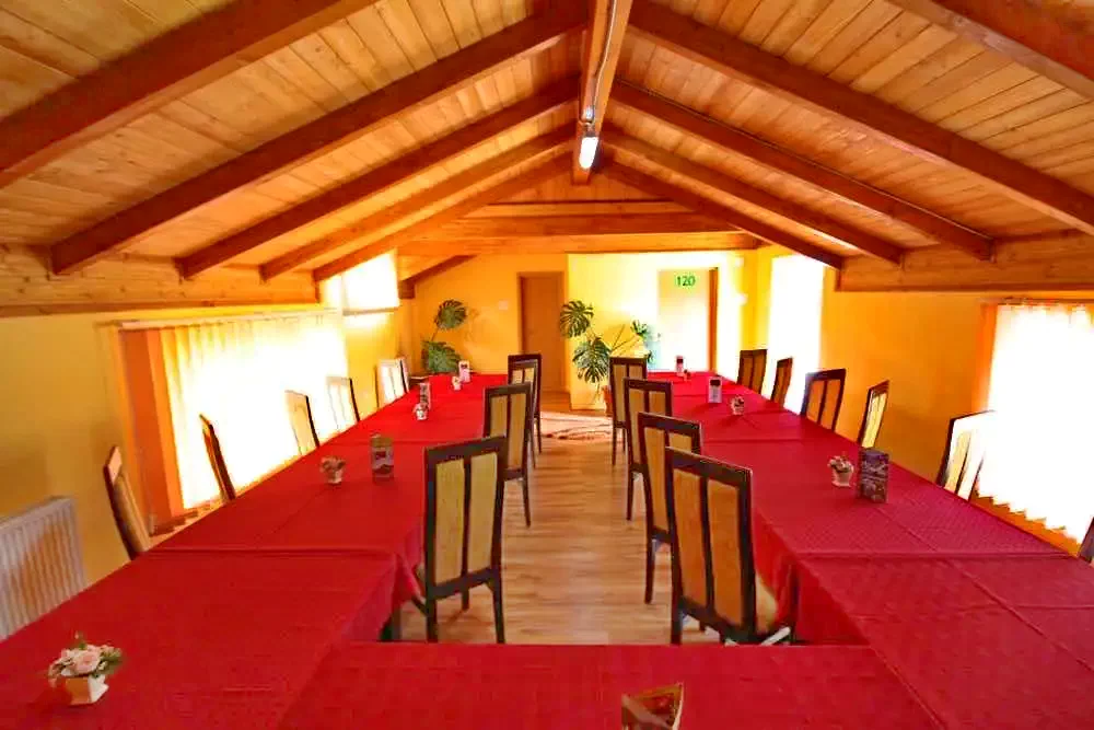 Băile Herculane Cazare | Motel (K0890-3) Imaginea poate fi supusă drepturilor de autor. Se recomandă contactarea titularului drepturilor.