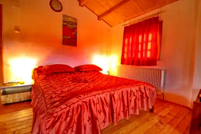 Băile Herculane Cazare | Motel (K0890-11) Imaginea poate fi supusă drepturilor de autor. Se recomandă contactarea titularului drepturilor.