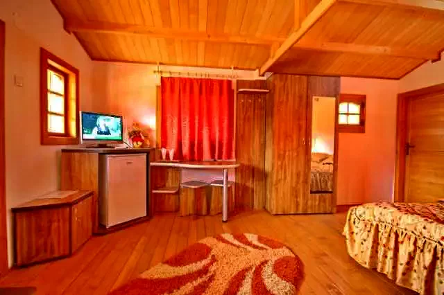 Băile Herculane Cazare | Motel (K0890-13) Imaginea poate fi supusă drepturilor de autor. Se recomandă contactarea titularului drepturilor.